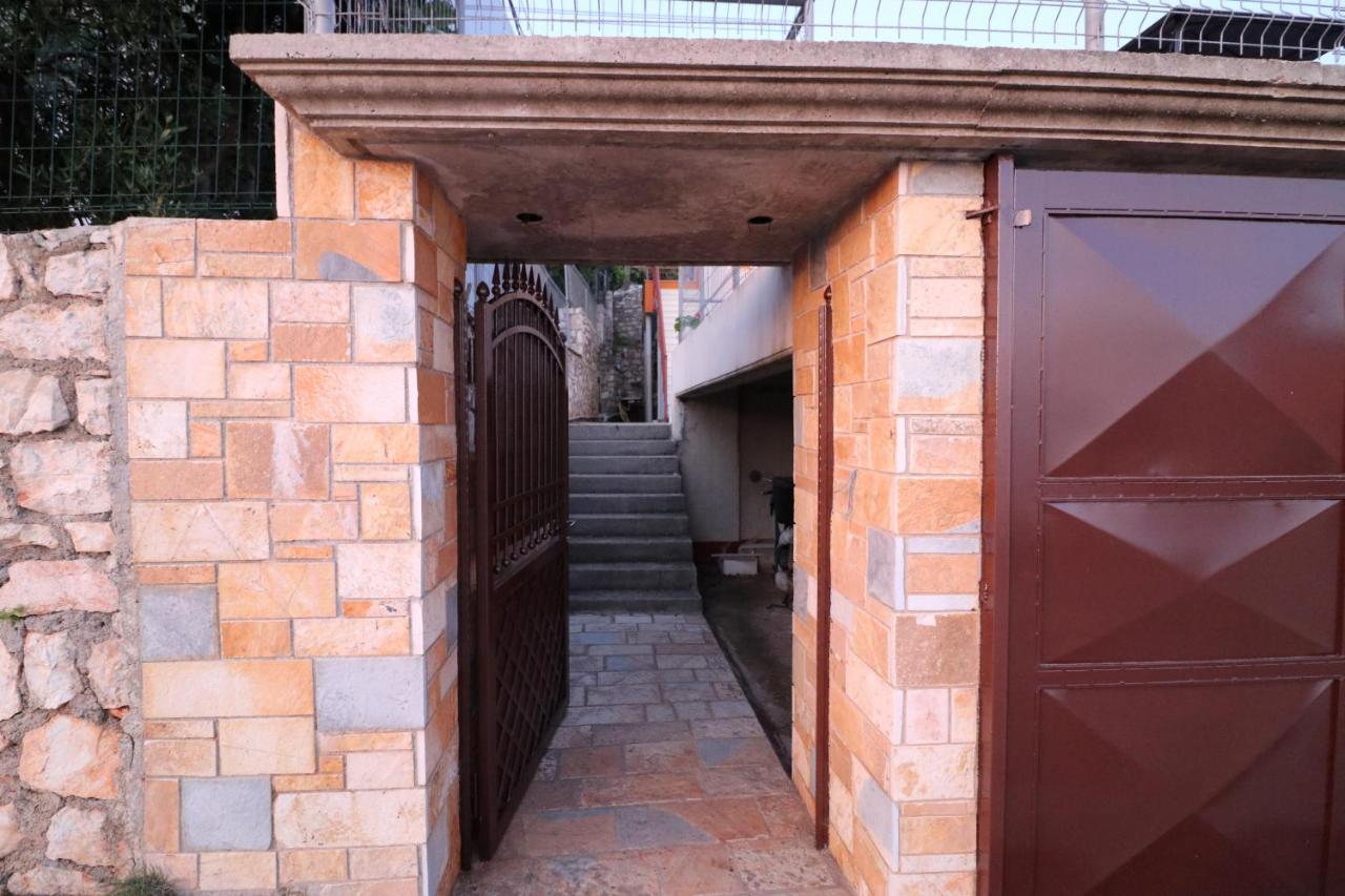 Ildora Qimon Himare Exterior foto